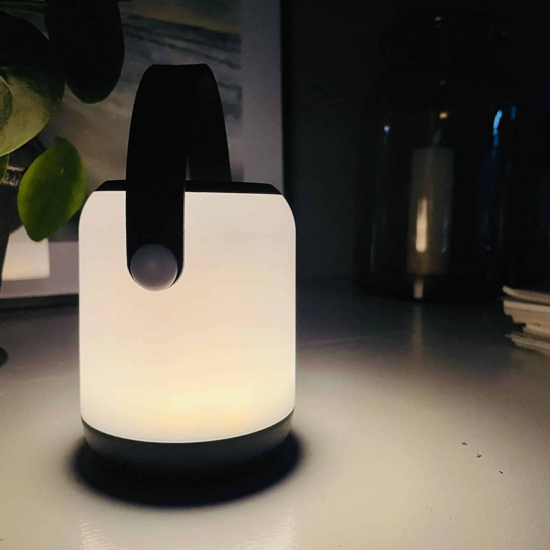 GlowMate™ – Lanterna LED con controllo tattile