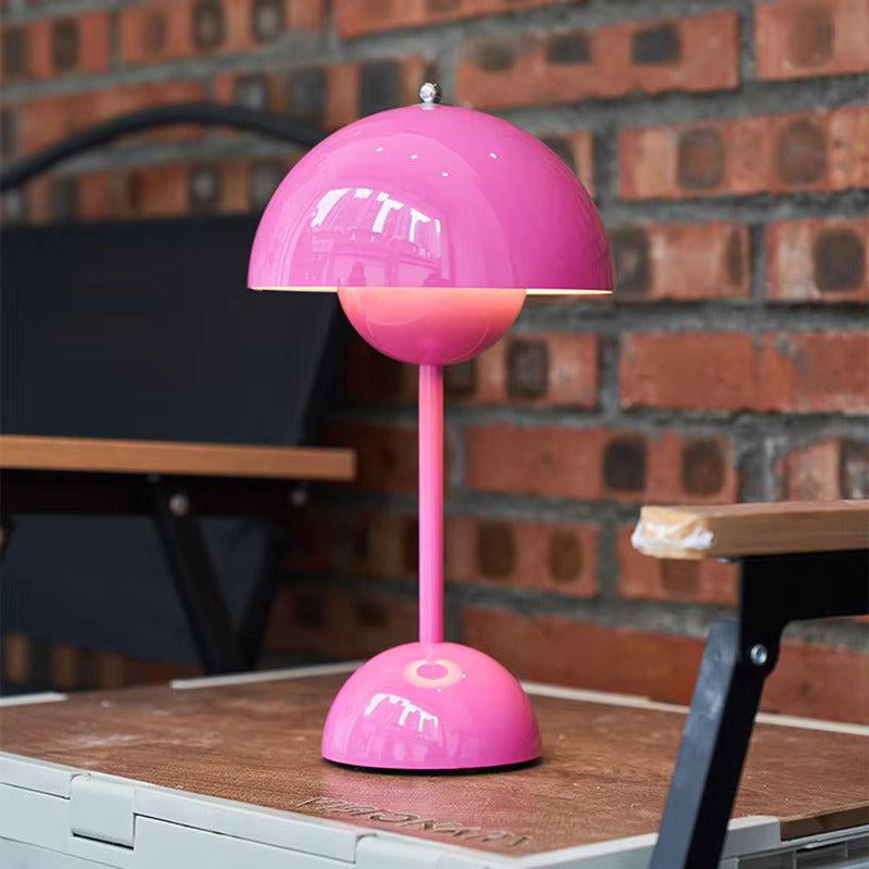 BrightFlow™ Lampada da Tavolo Senza Fili dal Design Retrò | LED Ricaricabile e Dimmerabile a 3 Livelli | Controllo Tattile e Eleganza Portatile