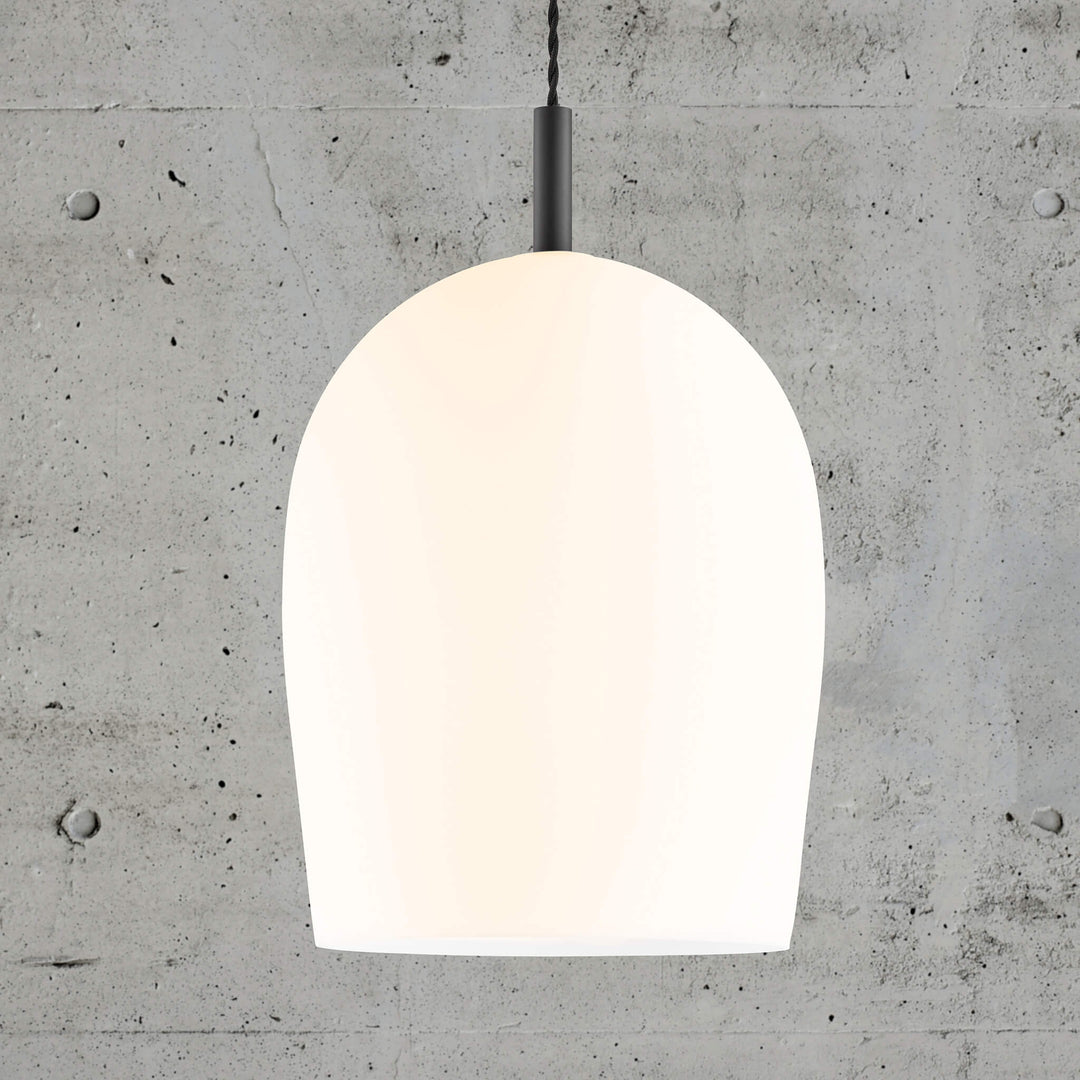 Lampada a sospensione Uma 30 in vetro, opale