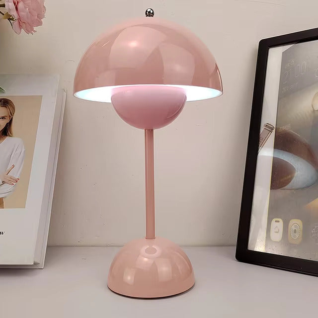 BrightFlow™ Lampada da Tavolo Senza Fili dal Design Retrò | LED Ricaricabile e Dimmerabile a 3 Livelli | Controllo Tattile e Eleganza Portatile