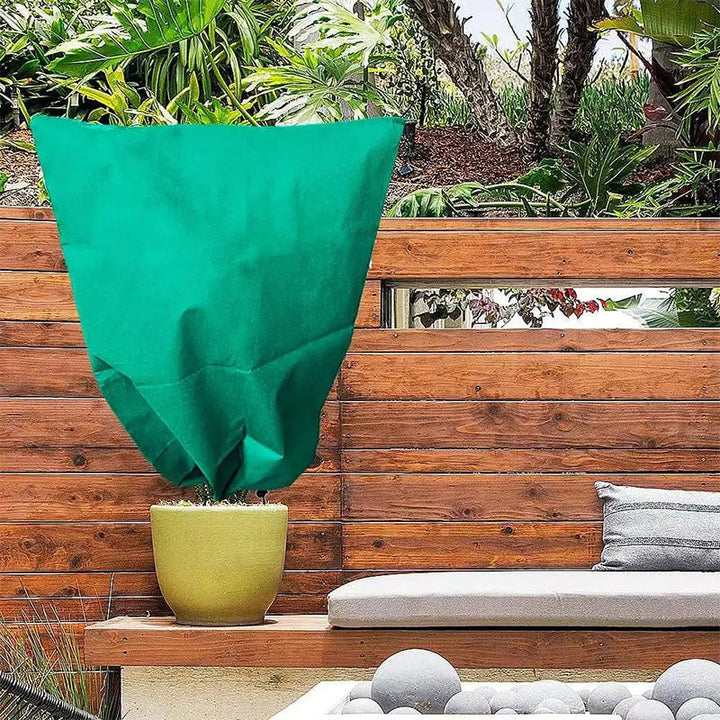 GrowShield™ – Protection ultime pour les plantes en hiver