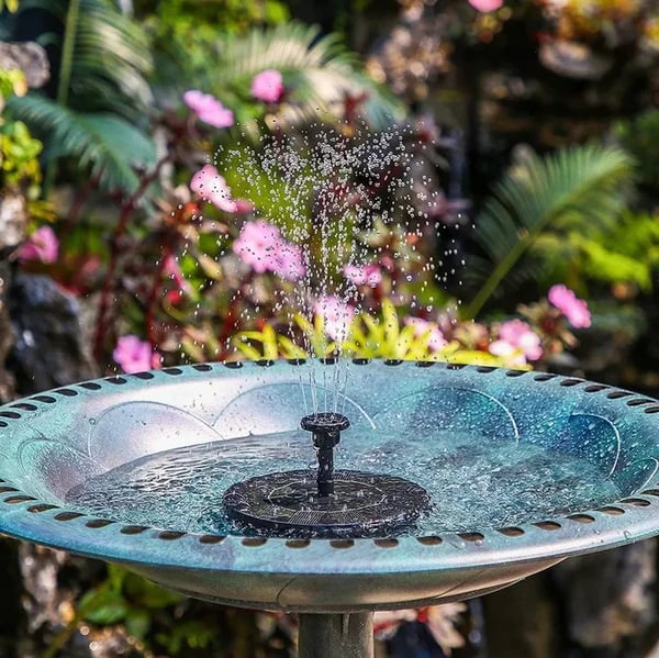 AquaBloom™ – Fontana galleggiante elegante alimentata da energia solare